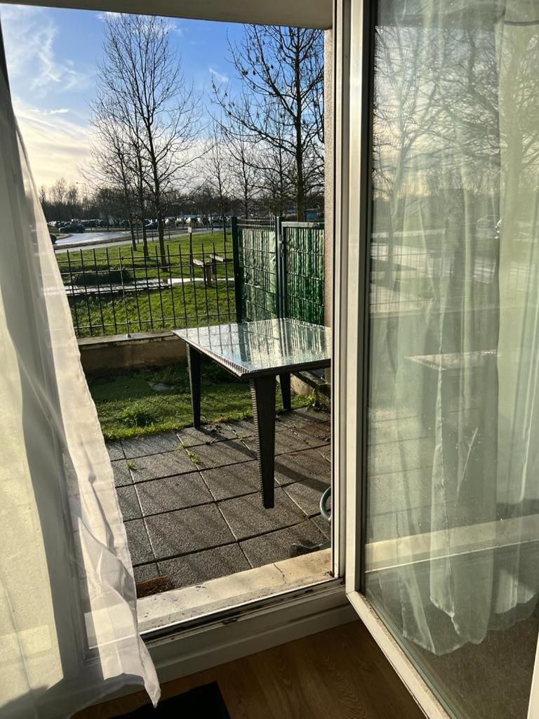 Appartement 5Min Gare Rer Disneyland Paris Val D'Europe La Vallee Village Parking Inclus Montévrain Exterior foto