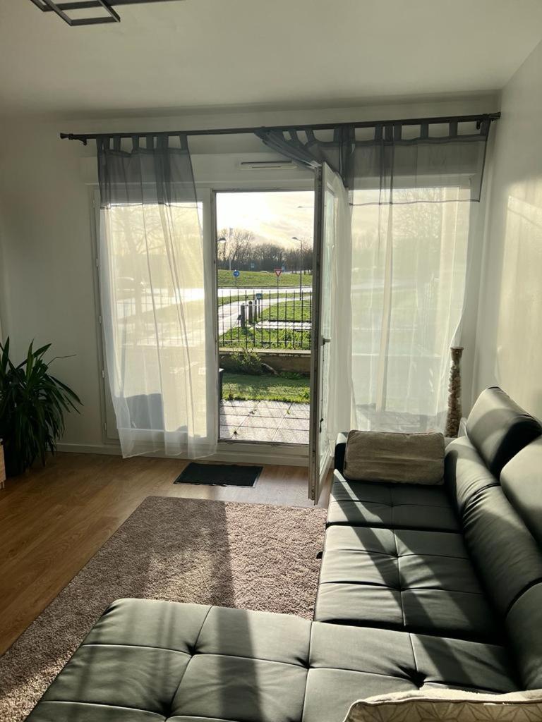 Appartement 5Min Gare Rer Disneyland Paris Val D'Europe La Vallee Village Parking Inclus Montévrain Exterior foto