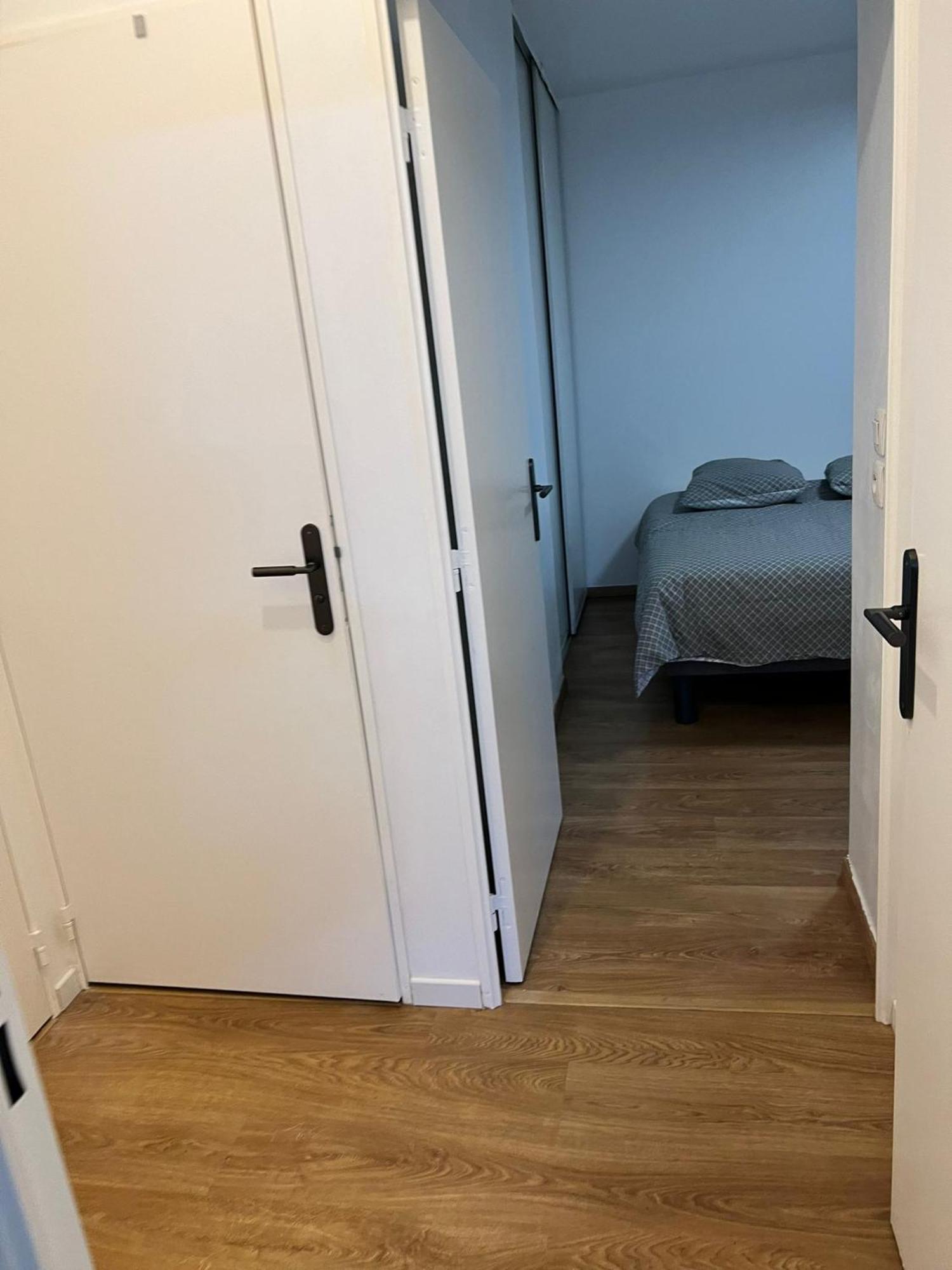 Appartement 5Min Gare Rer Disneyland Paris Val D'Europe La Vallee Village Parking Inclus Montévrain Exterior foto