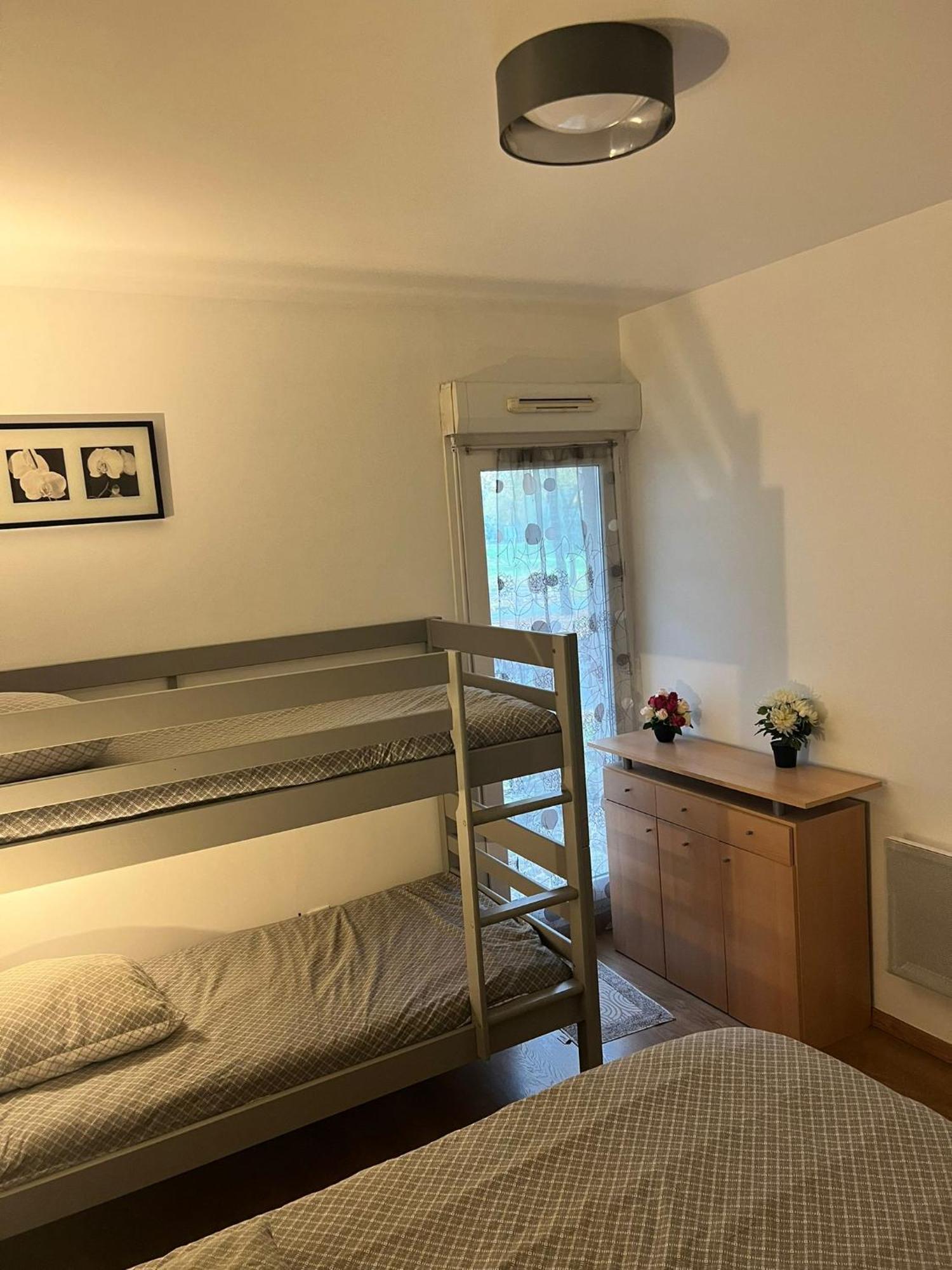 Appartement 5Min Gare Rer Disneyland Paris Val D'Europe La Vallee Village Parking Inclus Montévrain Exterior foto